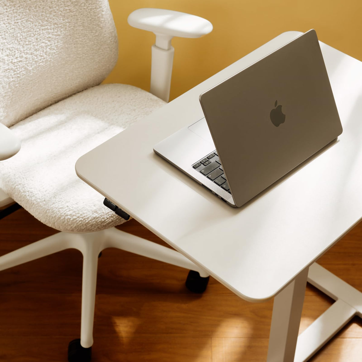 TopJob ANYDESK FOLD Mobile Standing Desk, Portable with Lockable Wheels, Foldable Stand Desk, Rolling Computer Workstations, Used for Home, Couch Side Table, Bedside Table in Bed Room Kitchen (Sand)