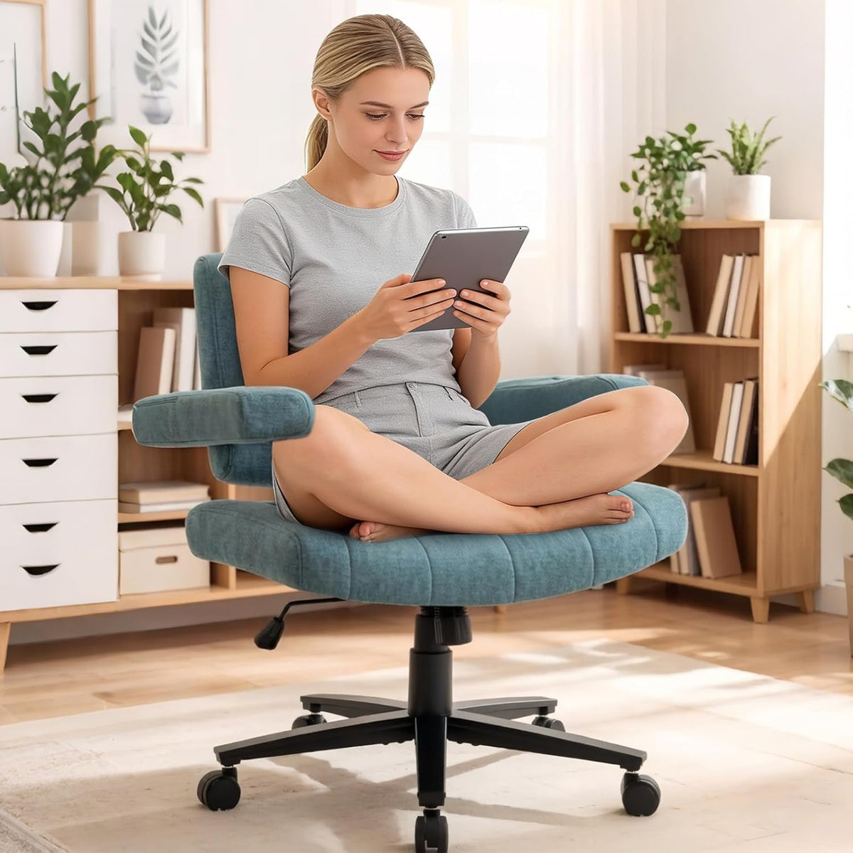 Vigosit Plush Cross-Legged Desk Chair (Multiple Colors)