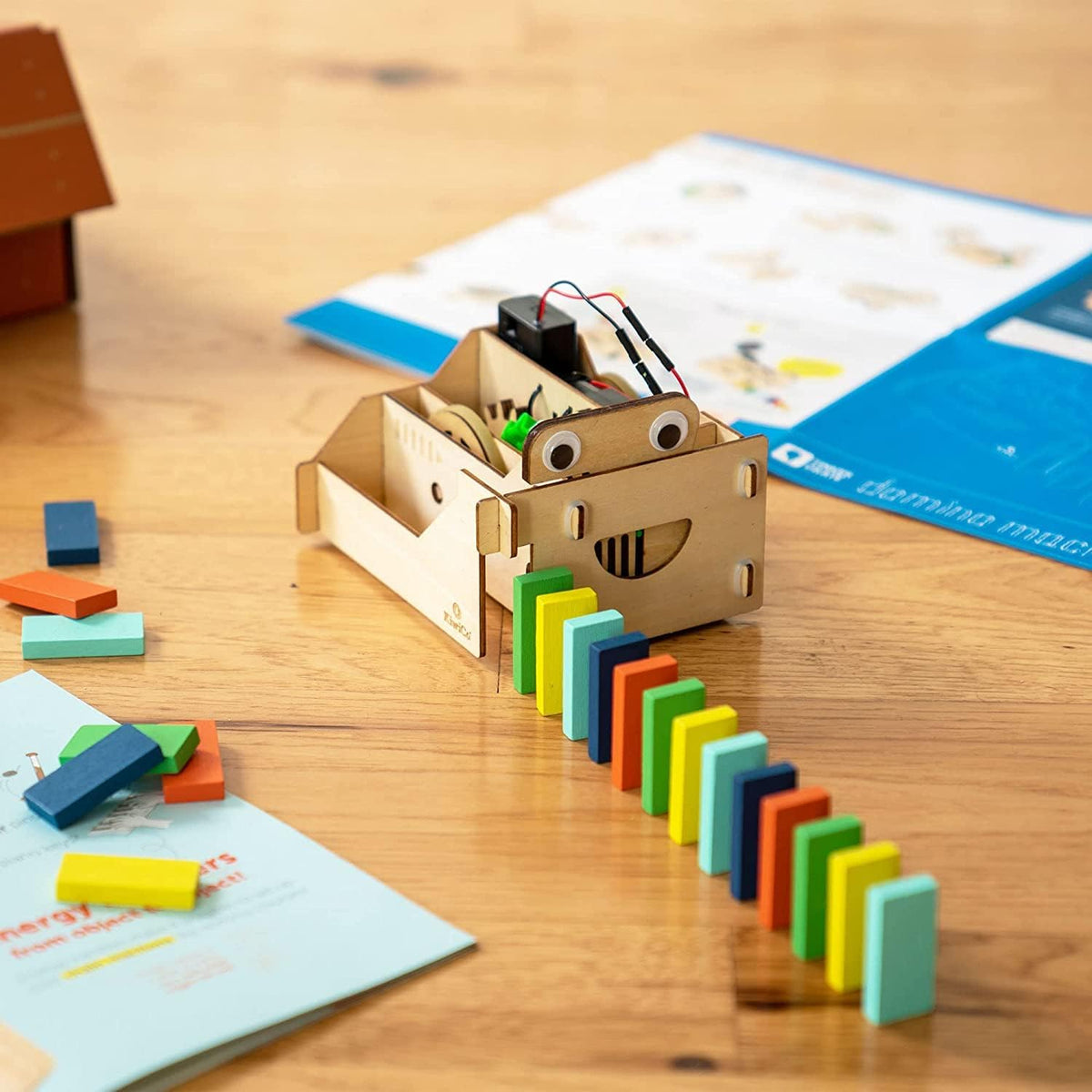 KiwiCo Domino Machine STEM Toy - Automatic Chain Reaction Builder, Ages 9+