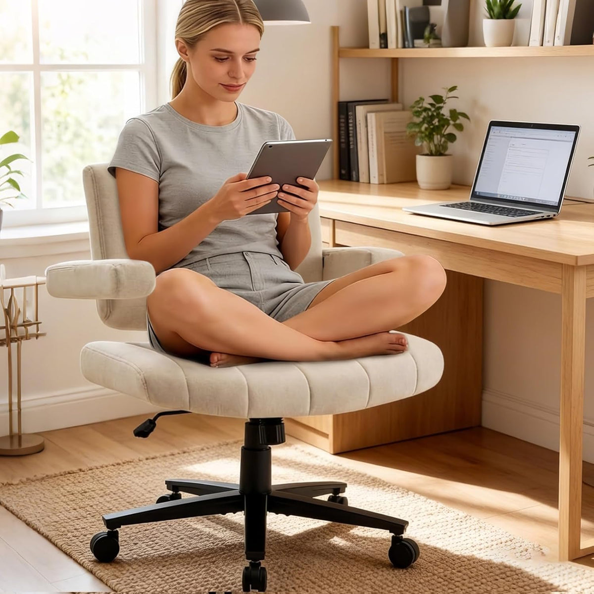 Vigosit Plush Cross-Legged Desk Chair (Multiple Colors)