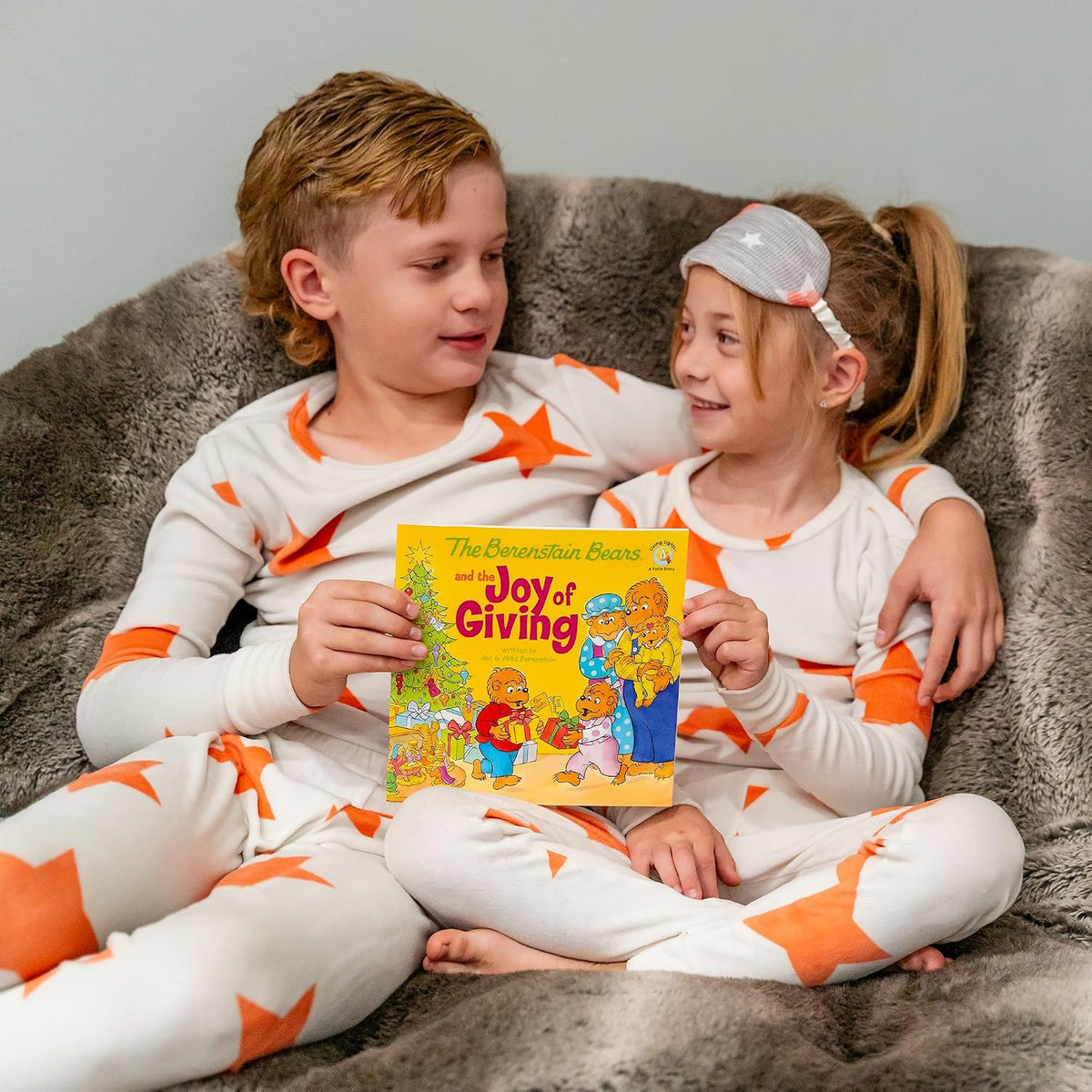The Berenstain Bears and the Joy of Giving: The True Meaning of Christmas