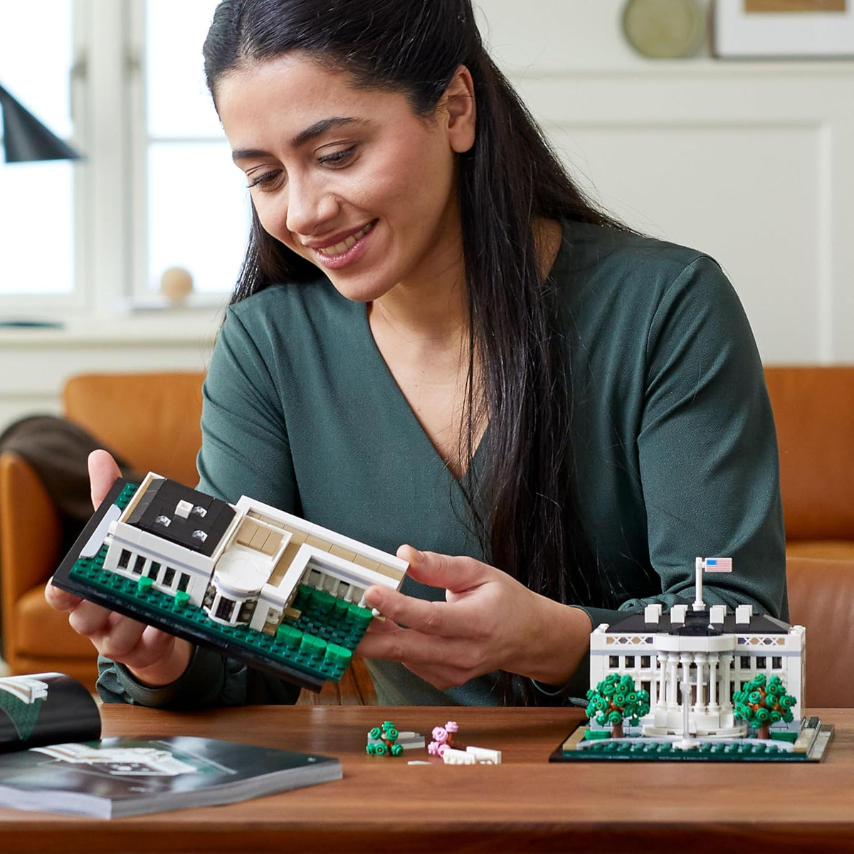 LEGO Architecture Collection: The White House 21054 - Model Building Kit, Creative Set for Adults and Teens, Energizing DIY Project, Iconic Presidential Office, Great Collectible Gift for Father's Day