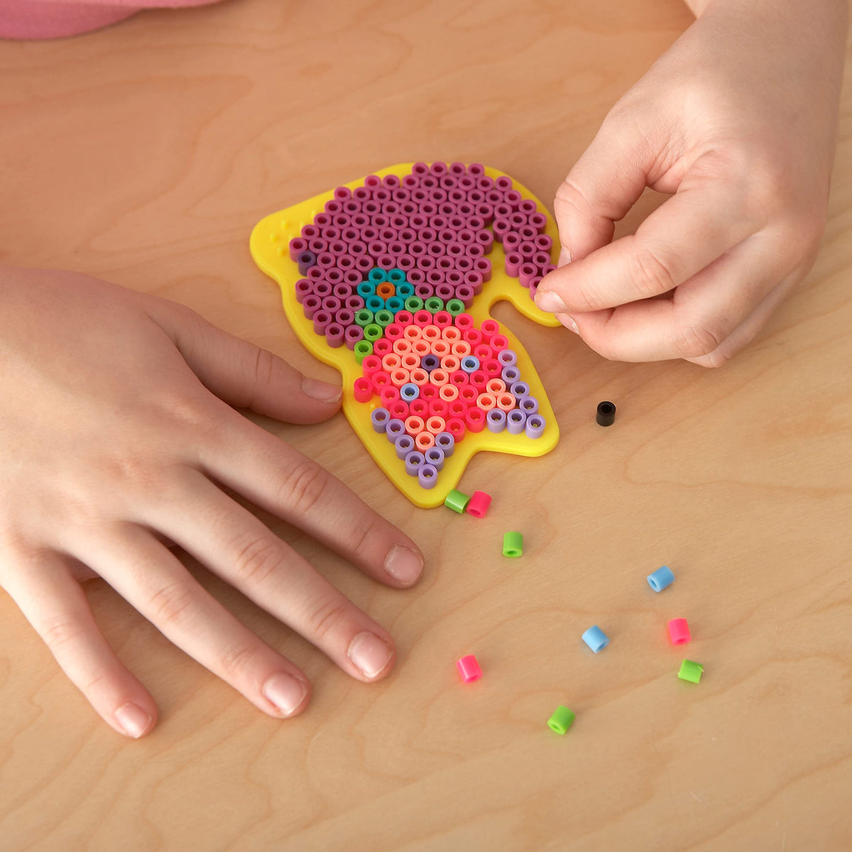 Perler 17605 Assorted Fuse Beads Kit with Storage Tray and Pattern Book for Arts and Crafts, Multicolor, 4001pcs