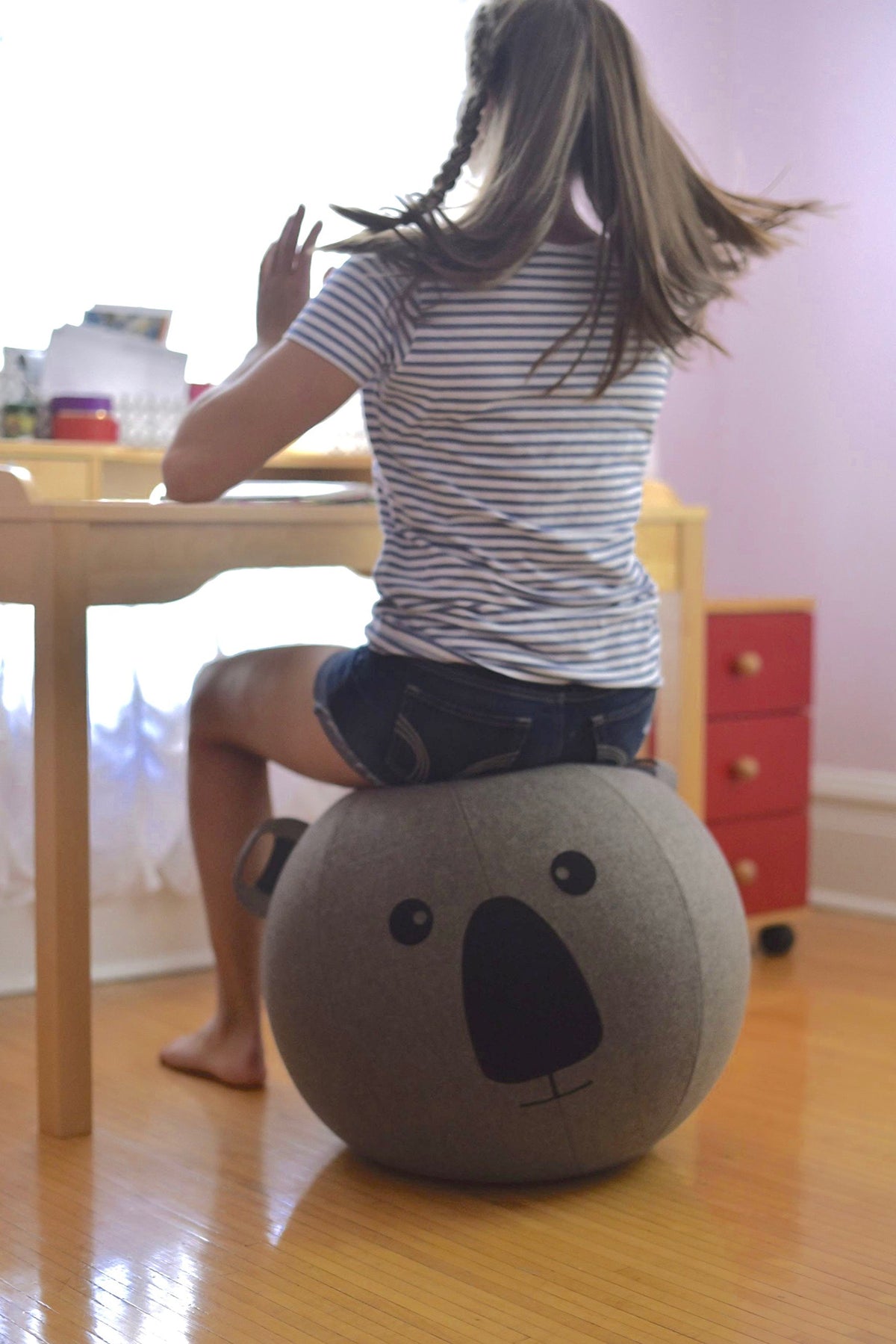 Vivora Niko - Sitting Ball Chair for Office and Home, Lightweight Self-Standing Ergonomic Posture Activating Exercise Ball Solution with Handle & Cover, Classroom & Yoga