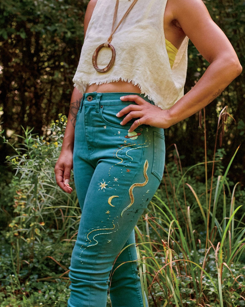 Mystical Stitches : Embroidery for Personal Empowerment and Magical Em