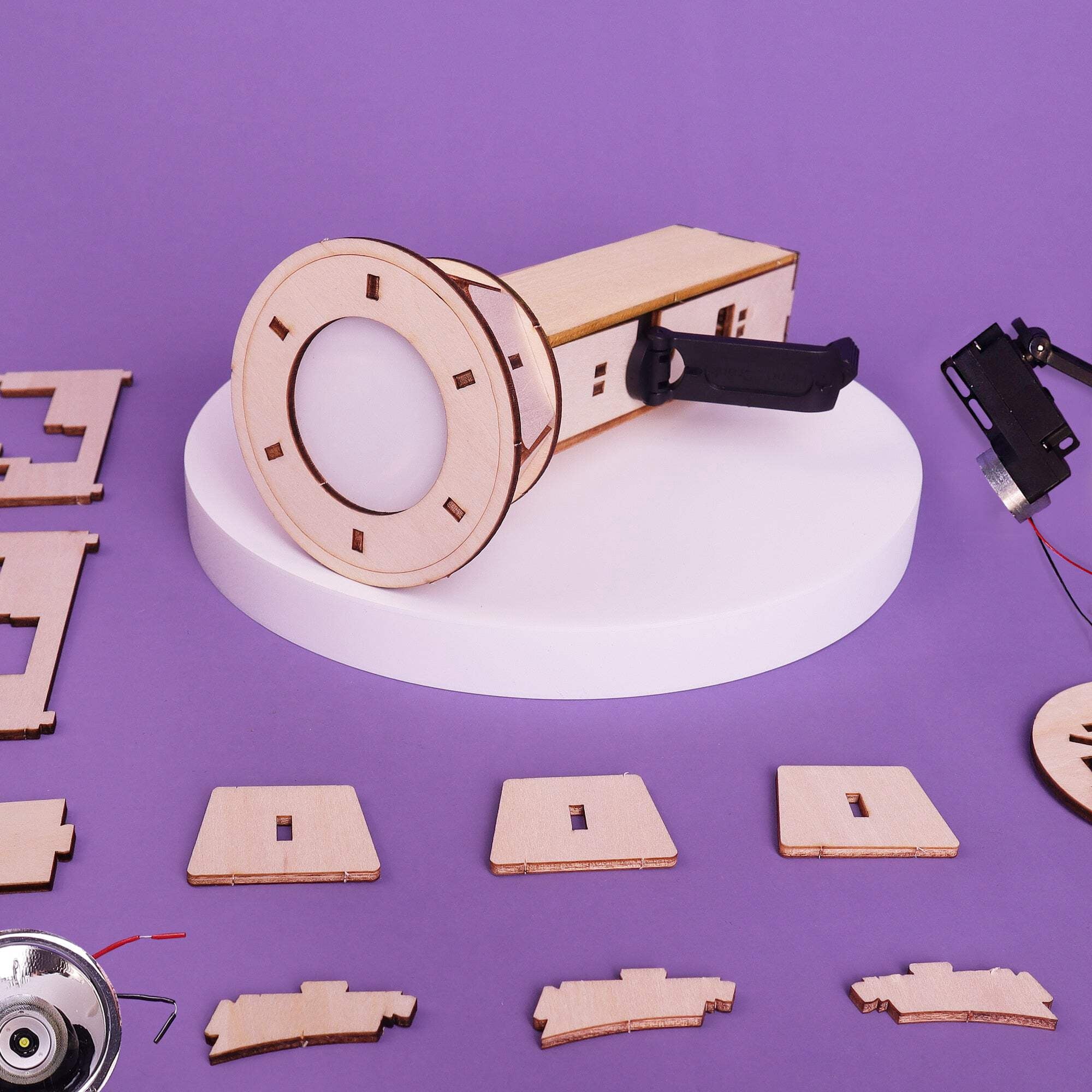 Hand-Crank Flashlight DIY Kit, Educational STEM Toy, Educational STEM