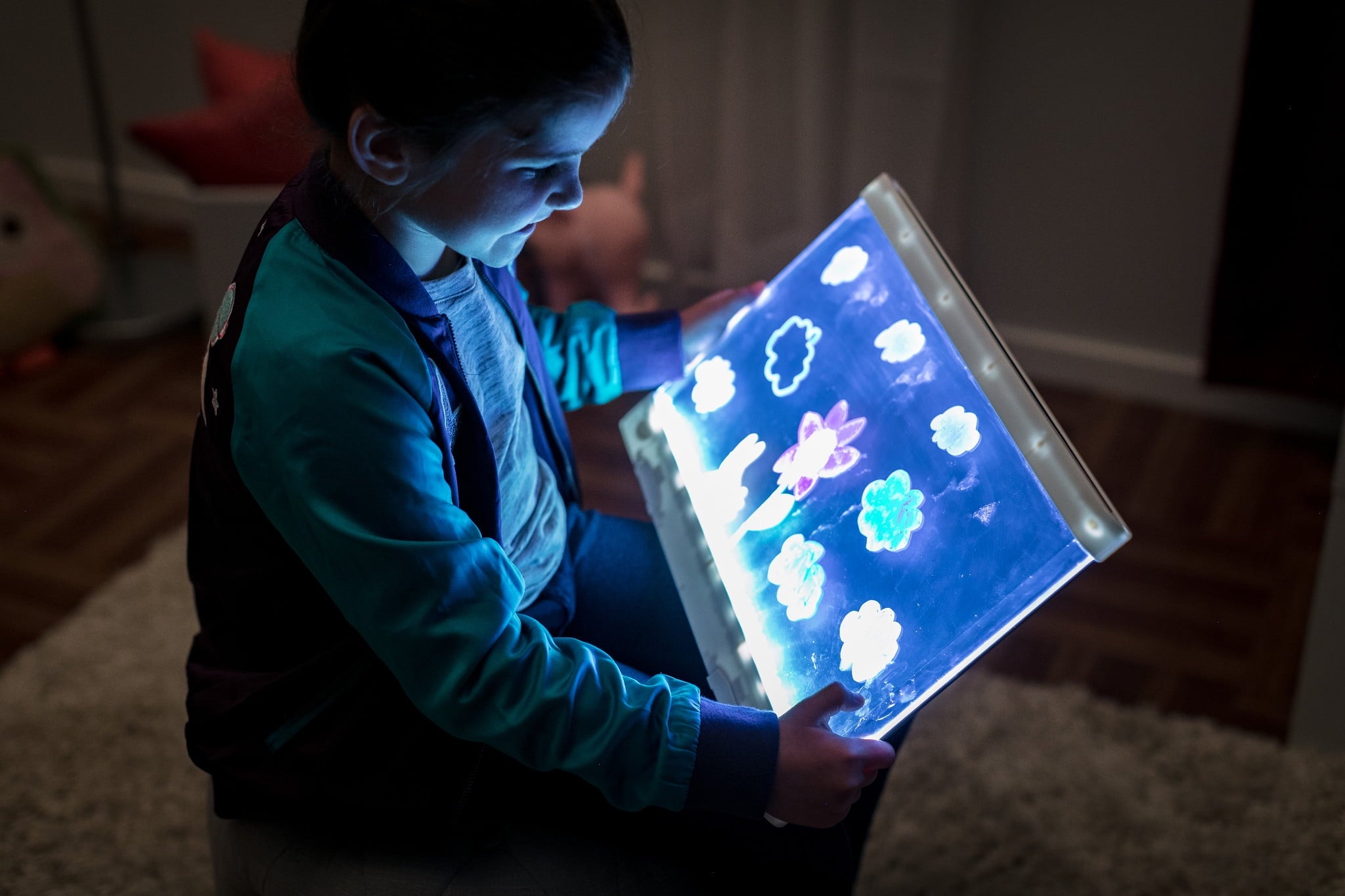 Crayola Ultimate Light Board, White, LED Tracing & Drawing Board, Ligh