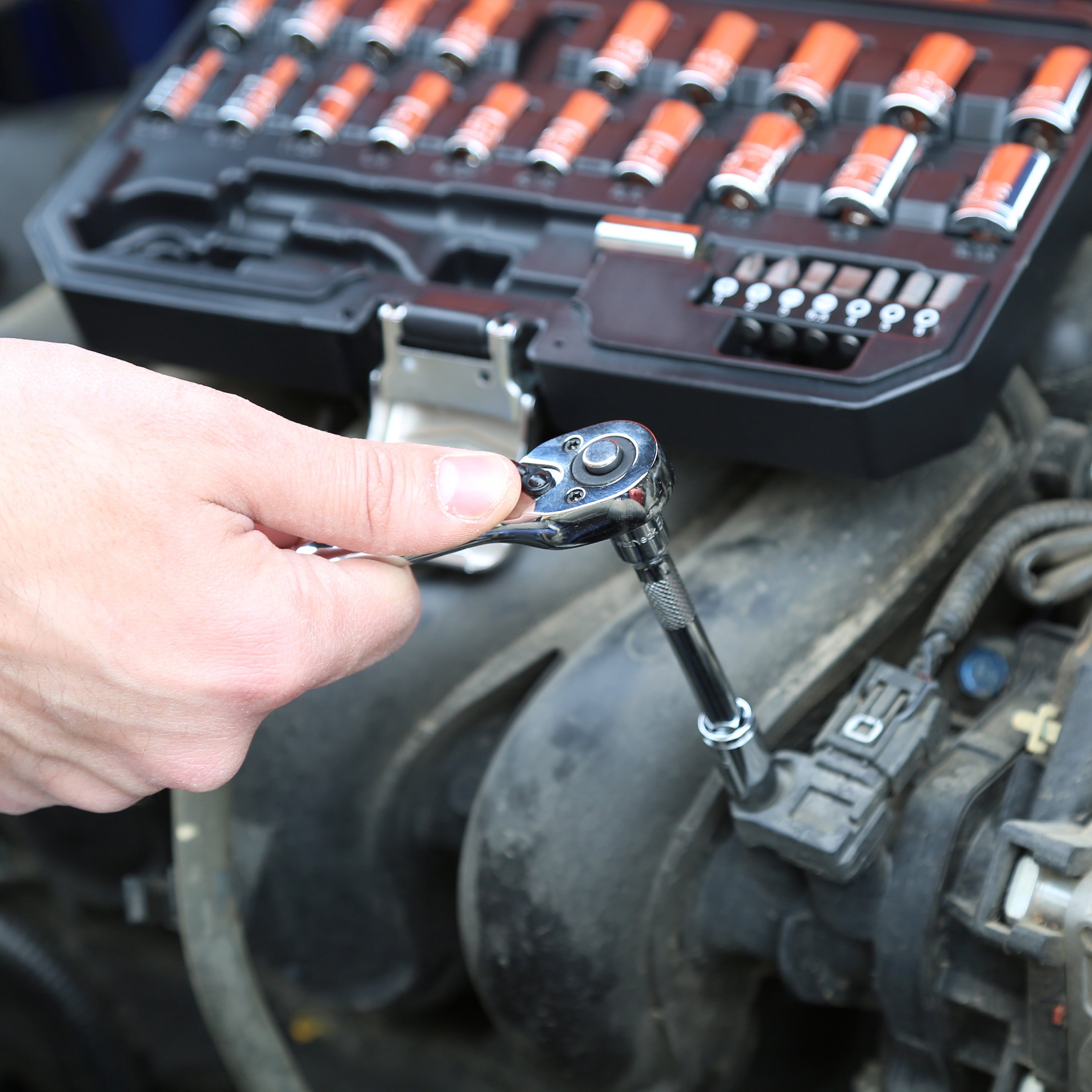 GreatNeck Mechanic's Tool Set, 30 Pieces, for Routine Auto Mainenance